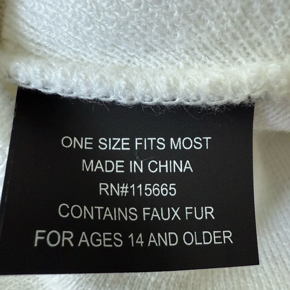 Harry Potter Griffindor Hedwig White Owl Plush Winter Hat with Ear Flaps OS - Picture 4 of 8